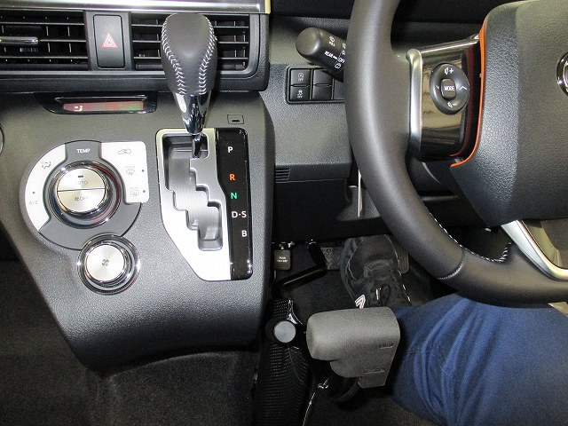 フジコン 手動運転装置 FC-TXL2 トヨタ シエンタ 用 - クラッチ フジコン 手動運転装置 FC-TXL2 トヨタ シエンタ 用 - クラッチ
